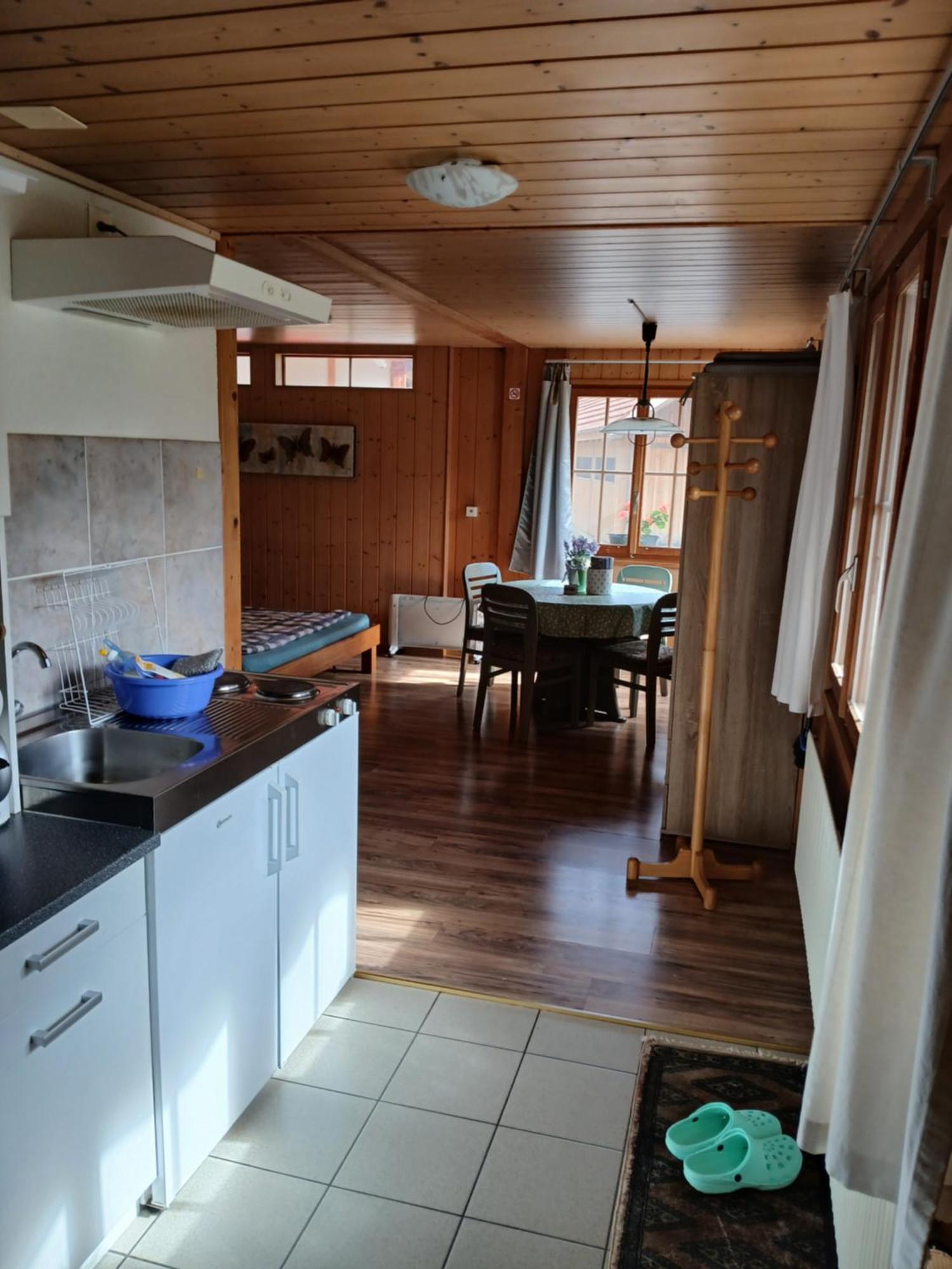 Chalet Diana Lakefront Ringgenberg Room photo